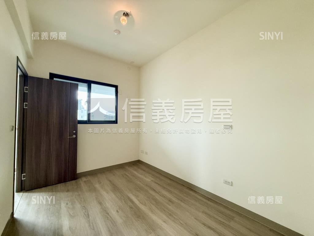 東區全新貝森朵夫兩房車位房屋室內格局與周邊環境