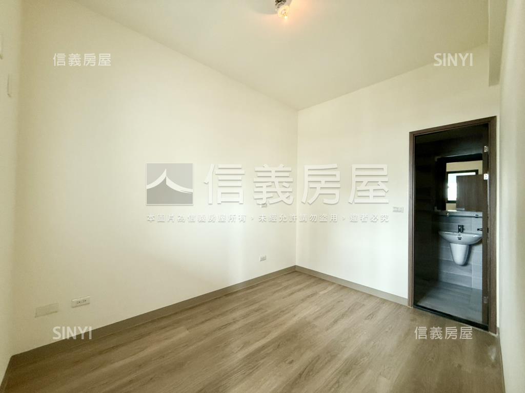 東區全新貝森朵夫兩房車位房屋室內格局與周邊環境