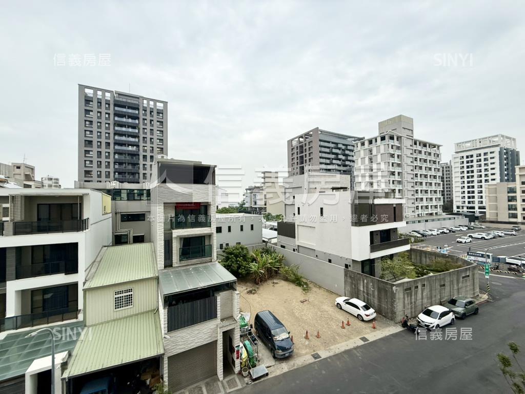東區全新貝森朵夫兩房車位房屋室內格局與周邊環境