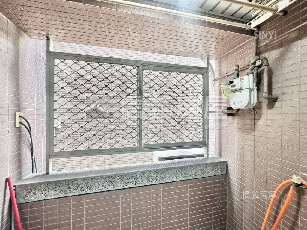 五期近捷運低總價３房平車房屋室內格局與周邊環境