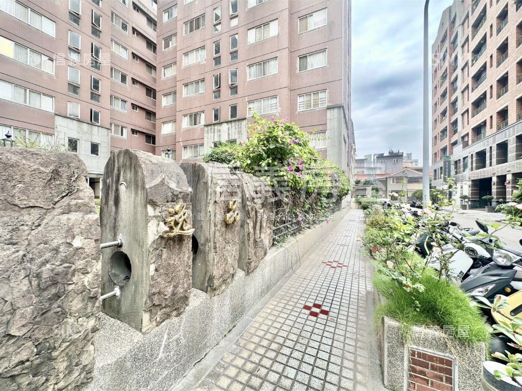 五期近捷運低總價３房平車房屋室內格局與周邊環境