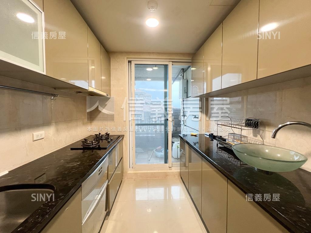 稀有四季之旅高樓美景四房房屋室內格局與周邊環境