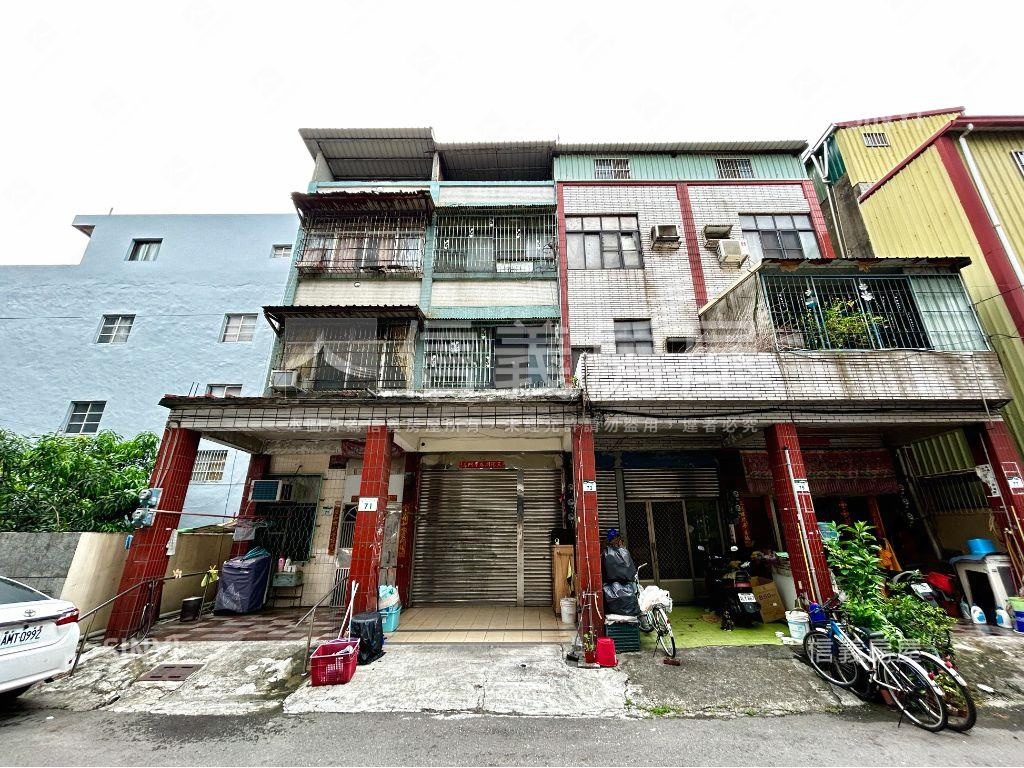 近ＳＫＭ騎樓美透天房屋室內格局與周邊環境