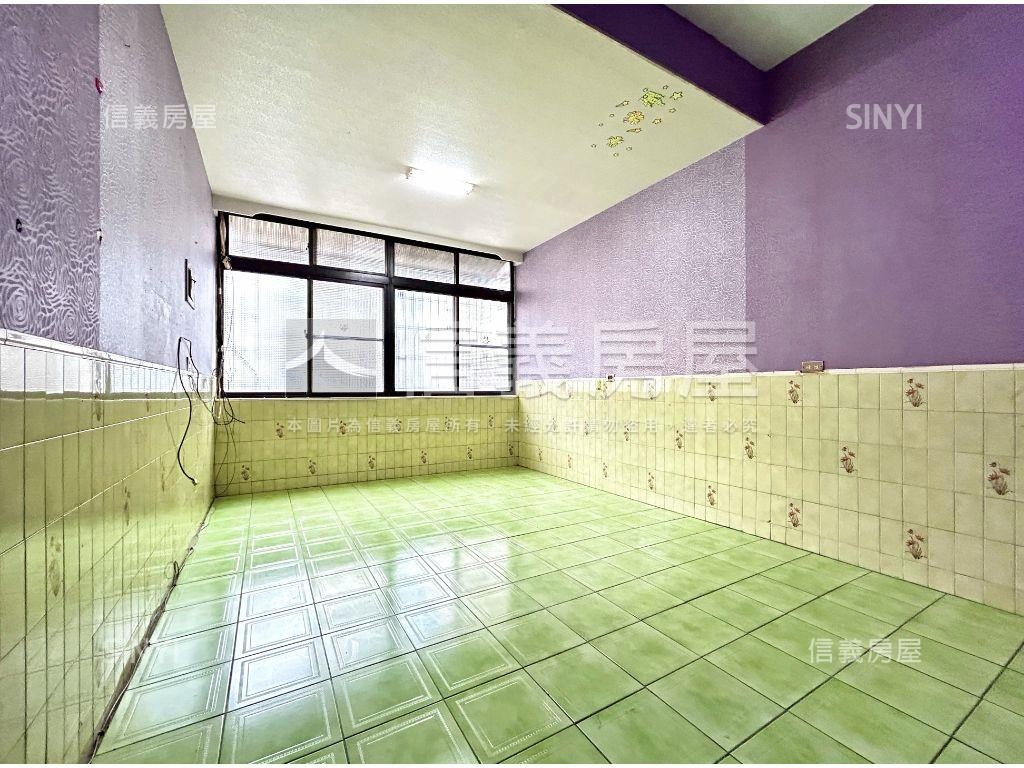 近ＳＫＭ騎樓美透天房屋室內格局與周邊環境