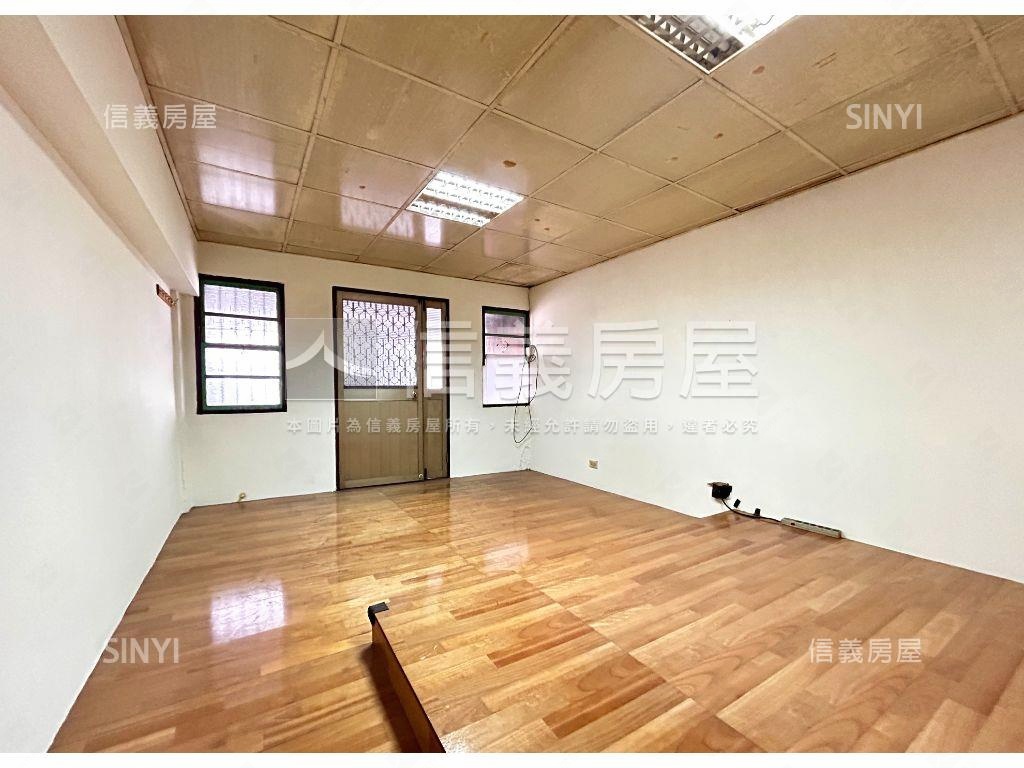 近ＳＫＭ騎樓美透天房屋室內格局與周邊環境