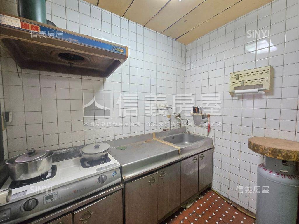 中山路５０５巷三樓房屋室內格局與周邊環境