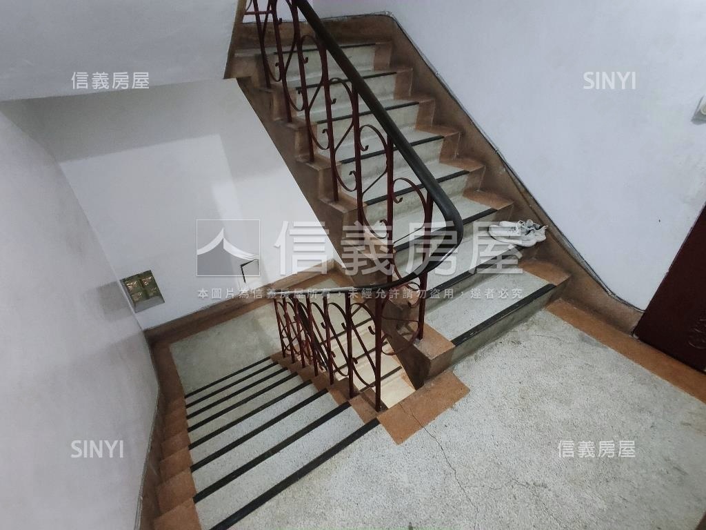 民生頂加公寓房屋室內格局與周邊環境