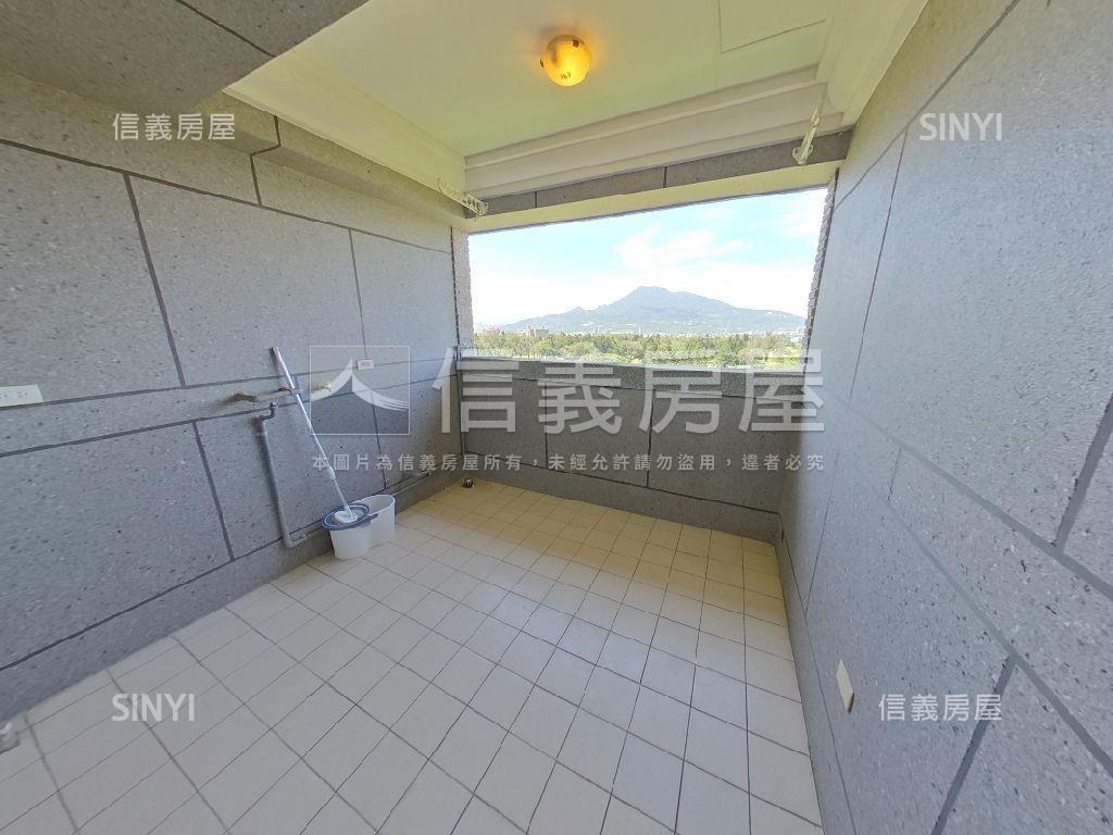 台北灣淡江大橋大戶房屋室內格局與周邊環境