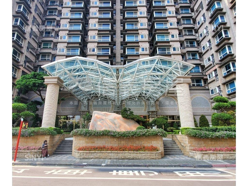 台北灣淡江大橋大戶房屋室內格局與周邊環境