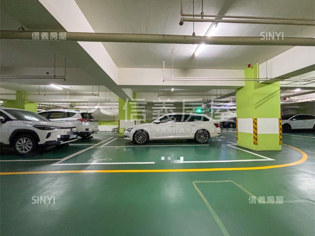 全誠遠見風荷高樓雙平車房屋室內格局與周邊環境