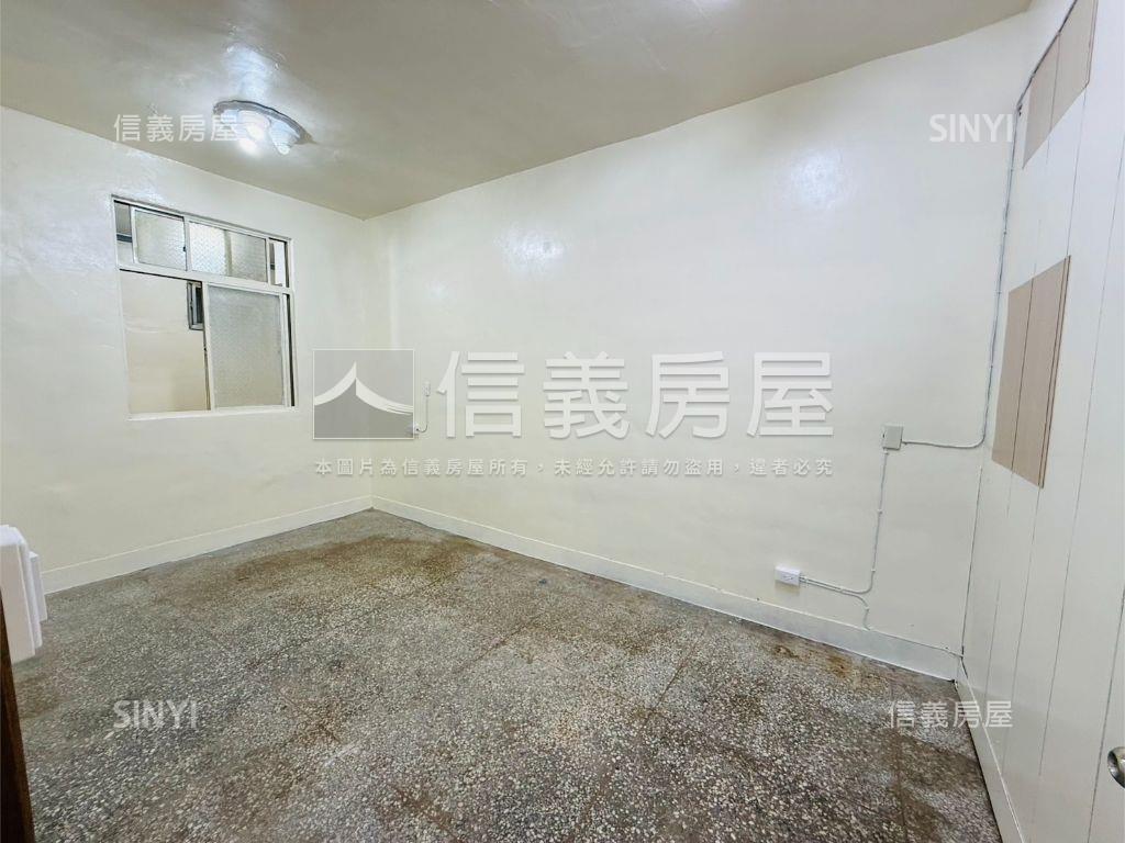 松柏林面寬店面房屋室內格局與周邊環境