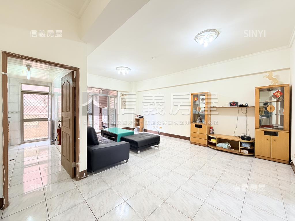 都會公園站方正四房車位房屋室內格局與周邊環境