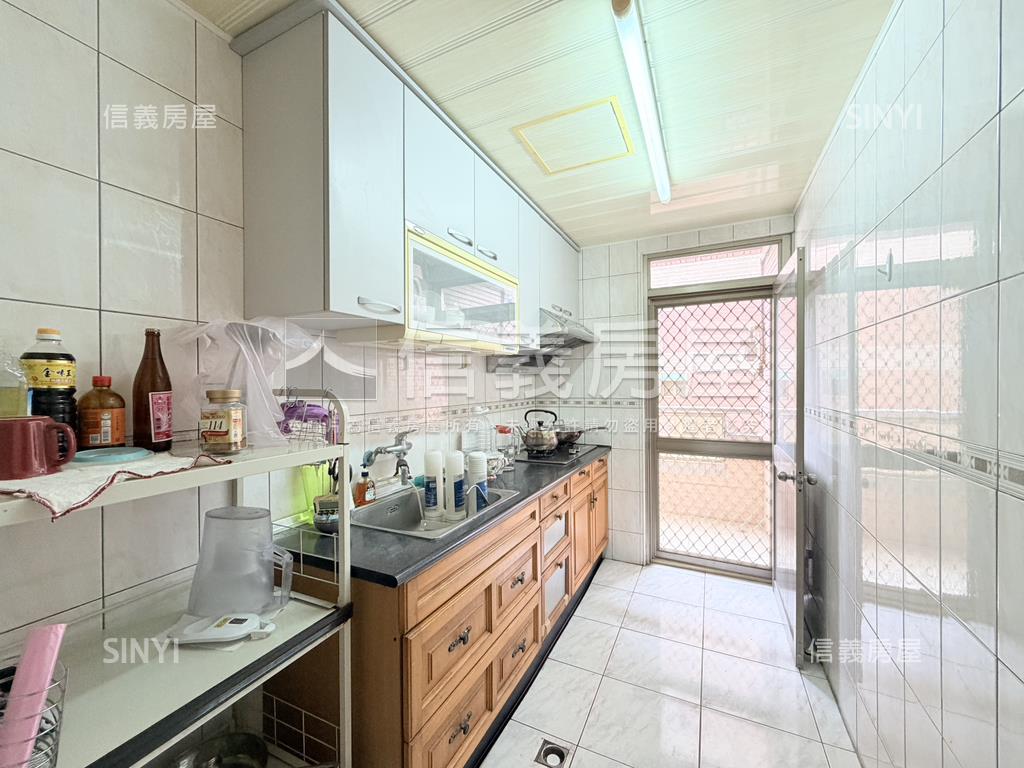 都會公園站方正四房車位房屋室內格局與周邊環境