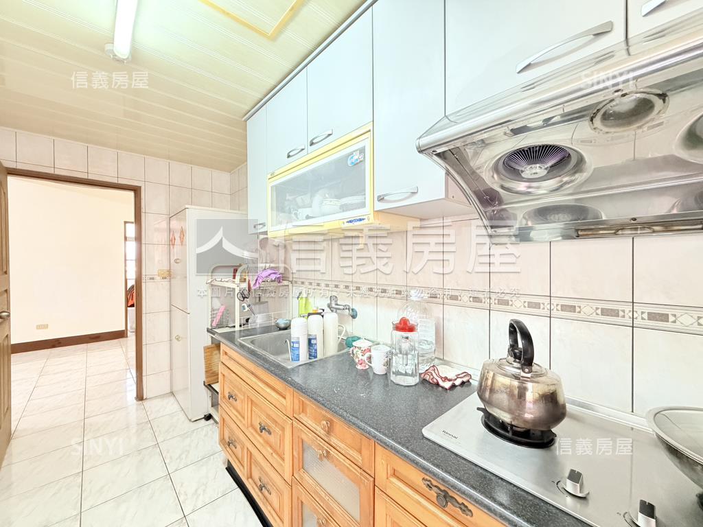 都會公園站方正四房車位房屋室內格局與周邊環境