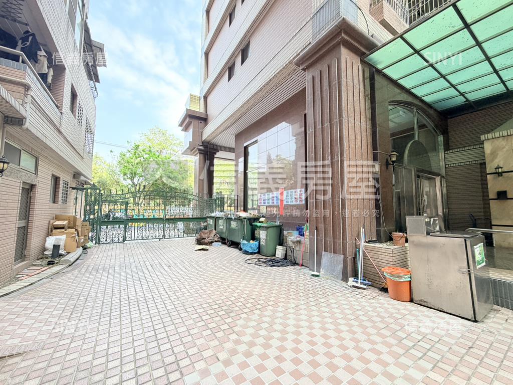 都會公園站方正四房車位房屋室內格局與周邊環境