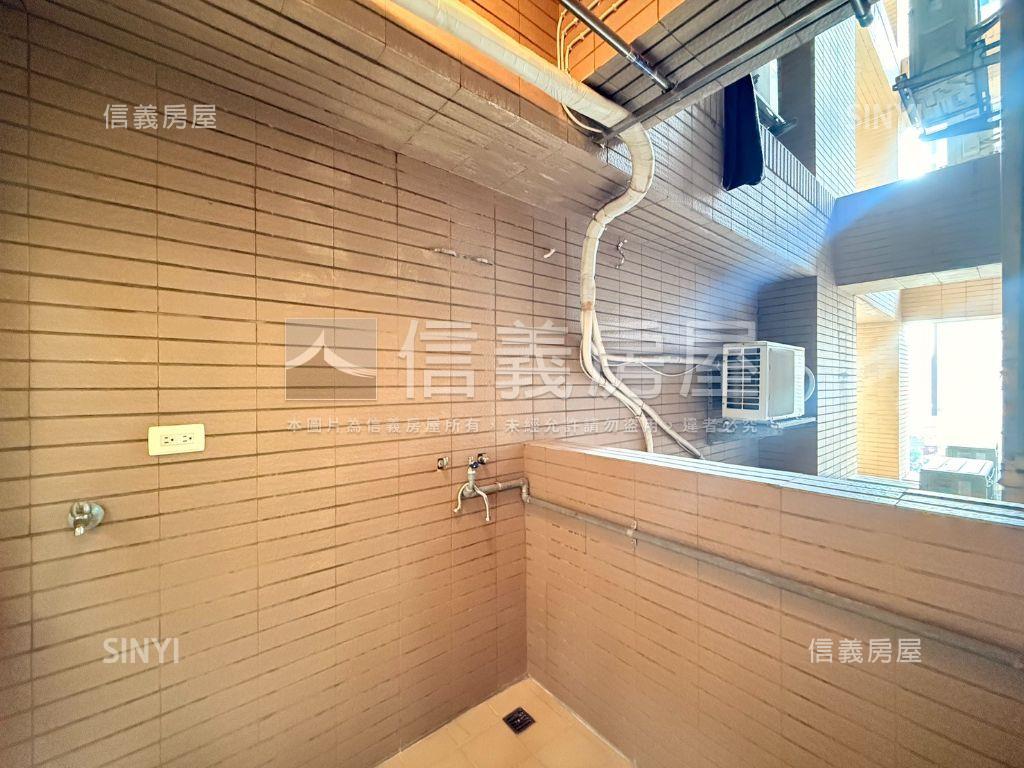 綠蔭靜謐‧採光二房車位房屋室內格局與周邊環境