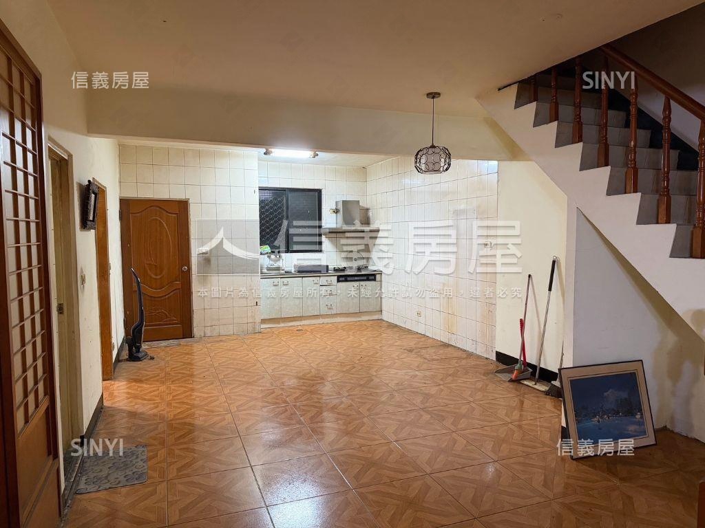 仁壽大空間★公寓頂加房屋室內格局與周邊環境