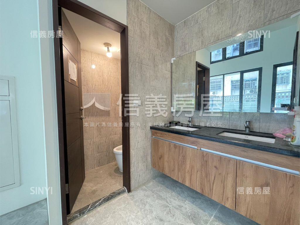 近一中三民路大面寬金角店房屋室內格局與周邊環境