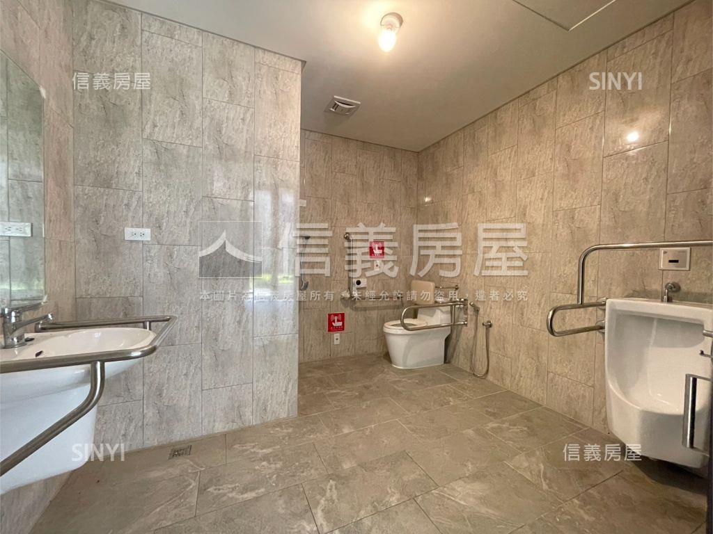 近一中三民路大面寬金角店房屋室內格局與周邊環境