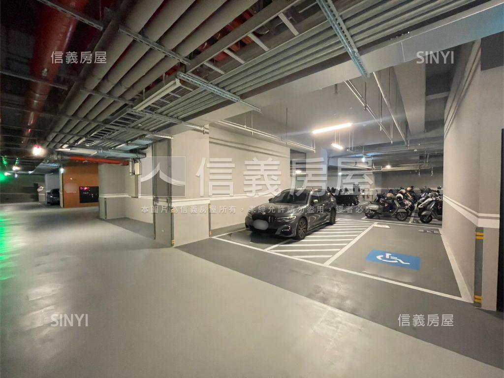 近一中三民路大面寬金角店房屋室內格局與周邊環境