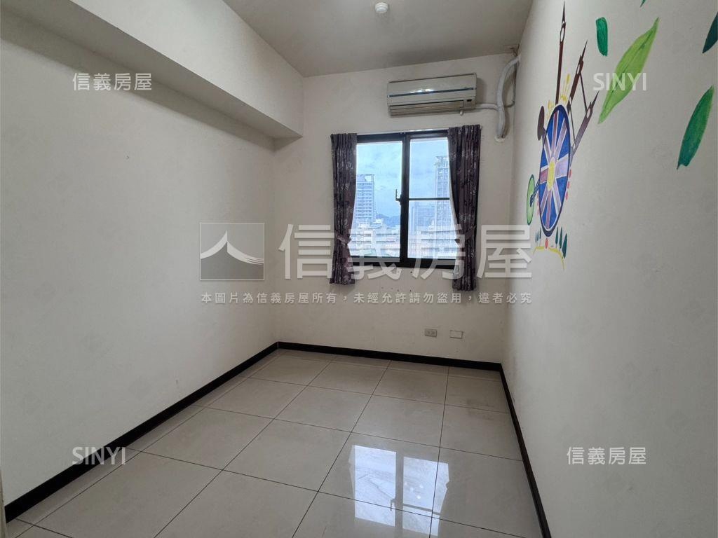 說ＬＡＶＩＥ面國小大四房房屋室內格局與周邊環境