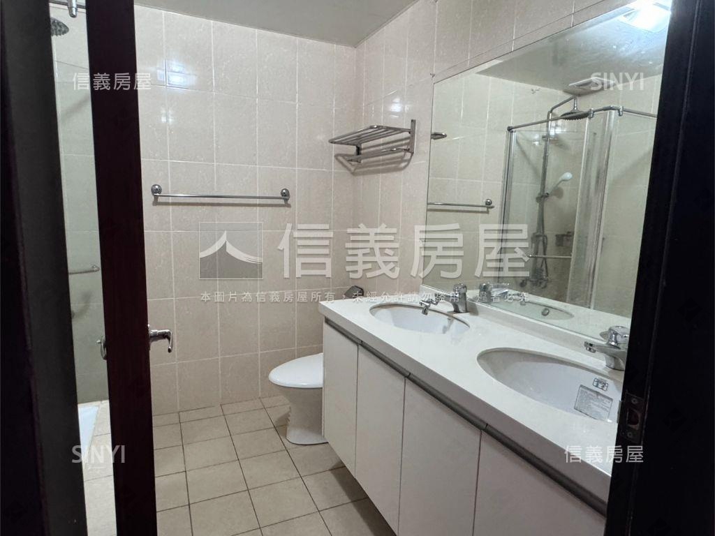 說ＬＡＶＩＥ面國小大四房房屋室內格局與周邊環境