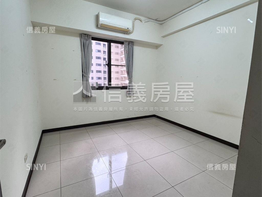 說ＬＡＶＩＥ面國小大四房房屋室內格局與周邊環境