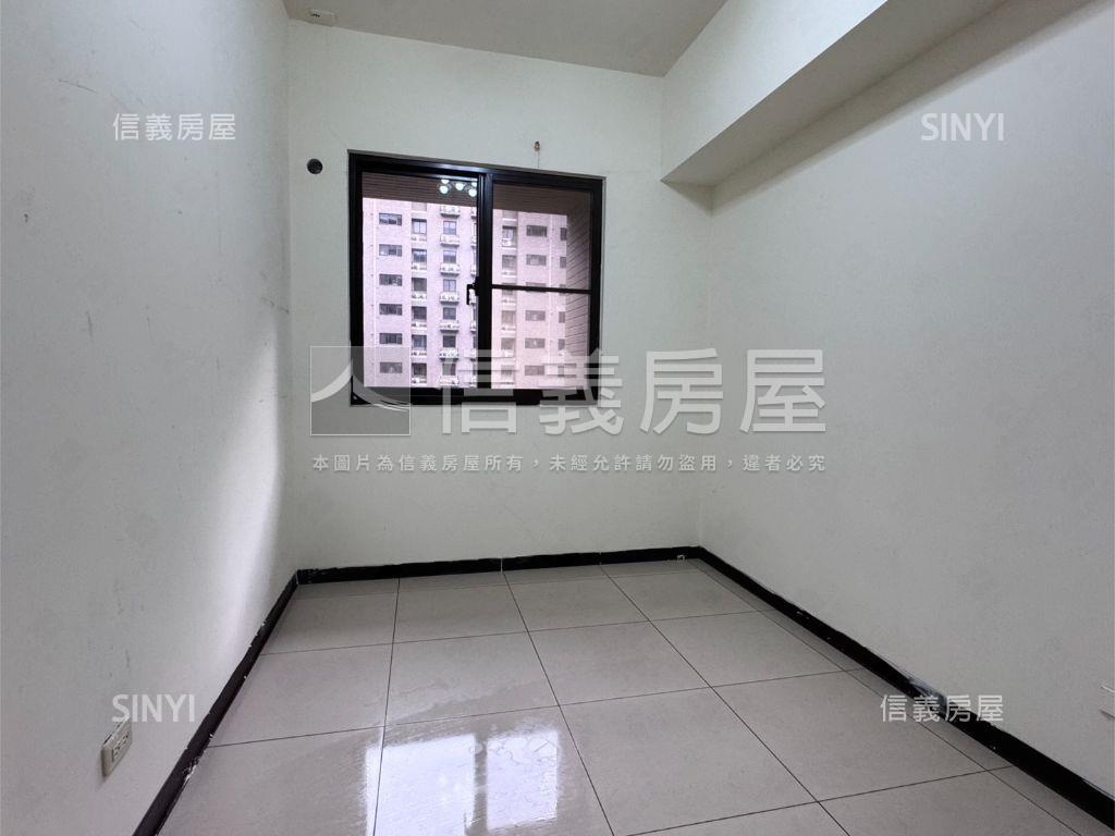 說ＬＡＶＩＥ面國小大四房房屋室內格局與周邊環境