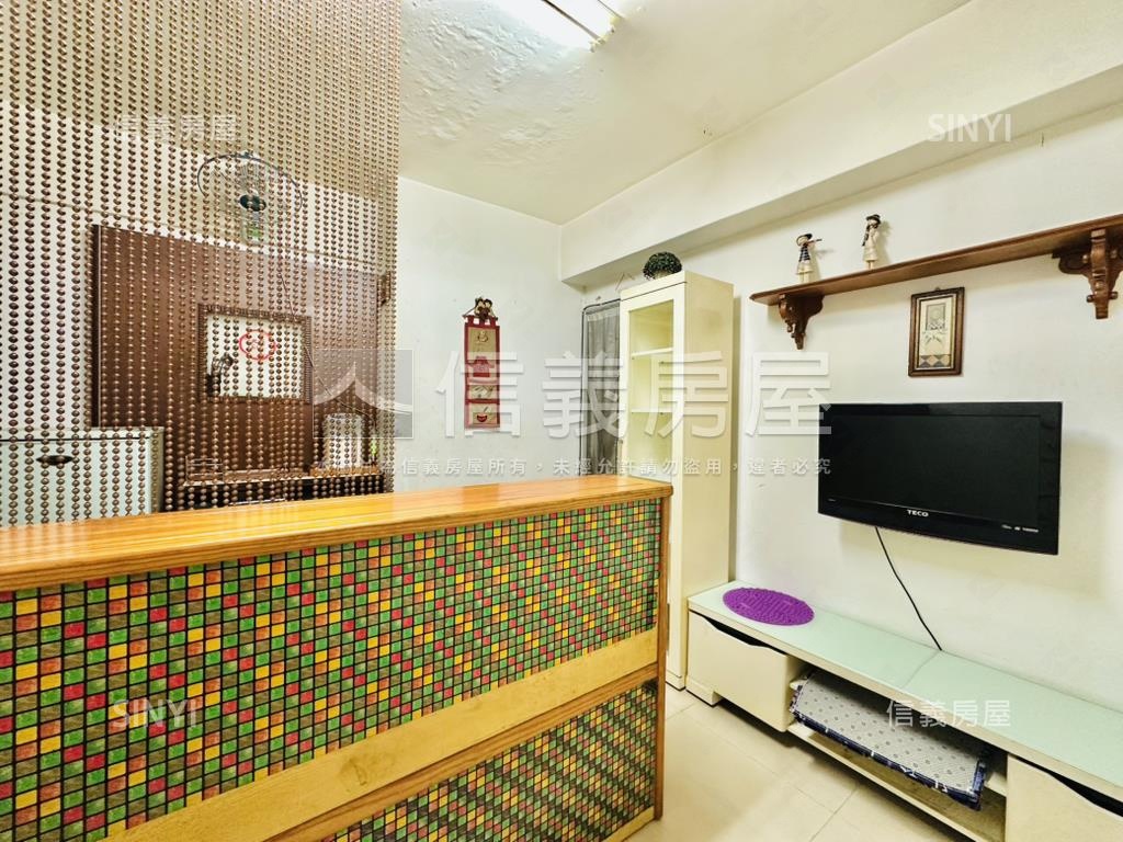 黃昏市場旁１＋２樓店面房屋室內格局與周邊環境