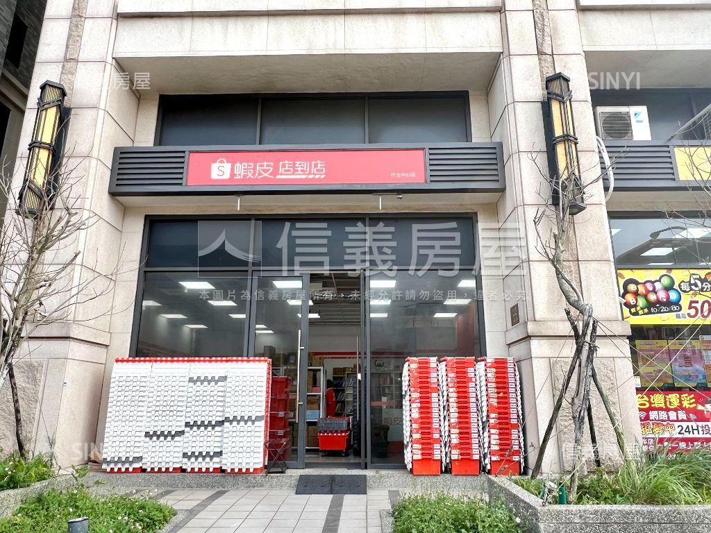 近ＡＩ大面寬挑高黃金店面房屋室內格局與周邊環境