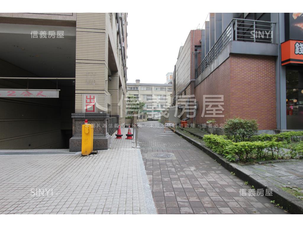 小資首選。四季會館套房房屋室內格局與周邊環境