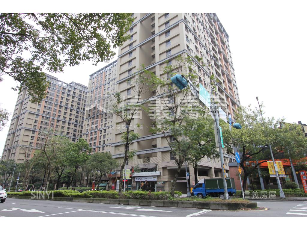 小資首選。四季會館套房房屋室內格局與周邊環境