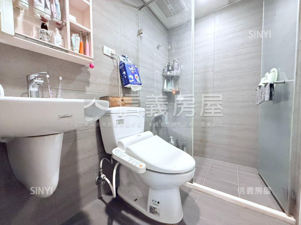 捷運邊間綠景兩房房屋室內格局與周邊環境