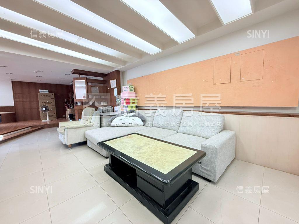 捷運邊間綠景兩房房屋室內格局與周邊環境