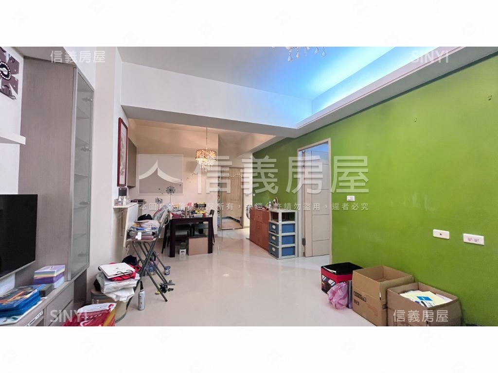 專任竹城上越３房車位房屋室內格局與周邊環境