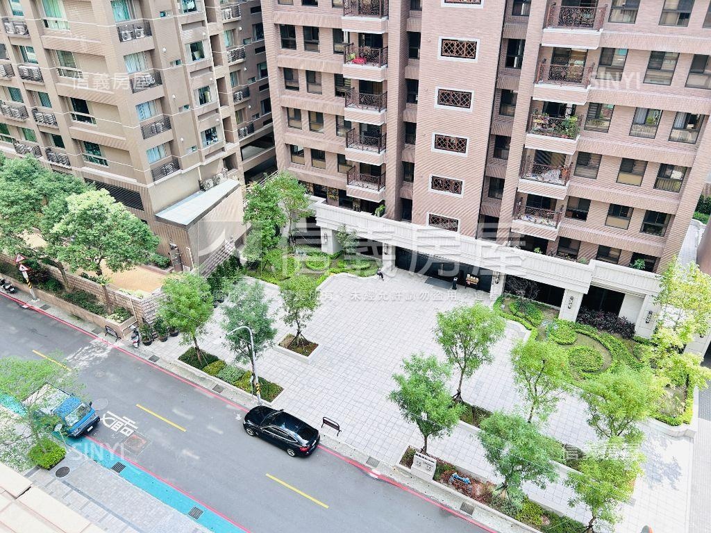 專任竹城上越３房車位房屋室內格局與周邊環境