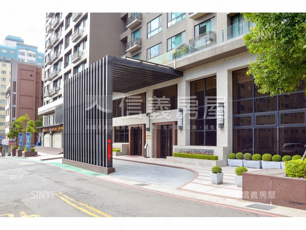 專任竹城上越３房車位房屋室內格局與周邊環境