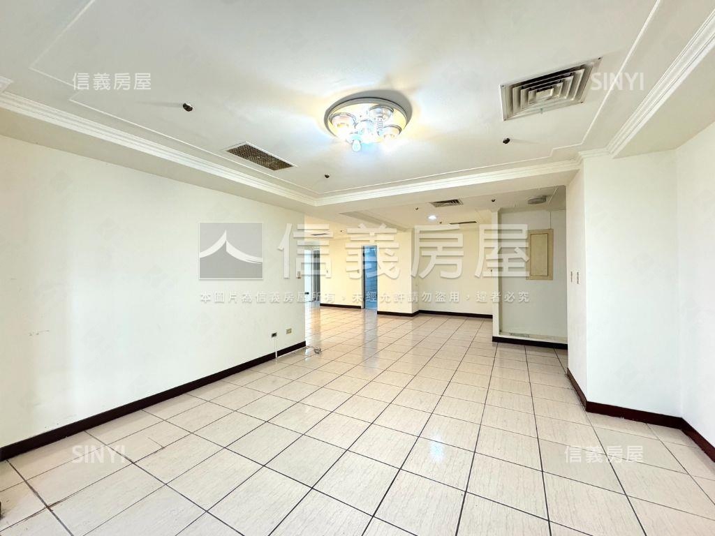 維多利亞四房雙平車房屋室內格局與周邊環境