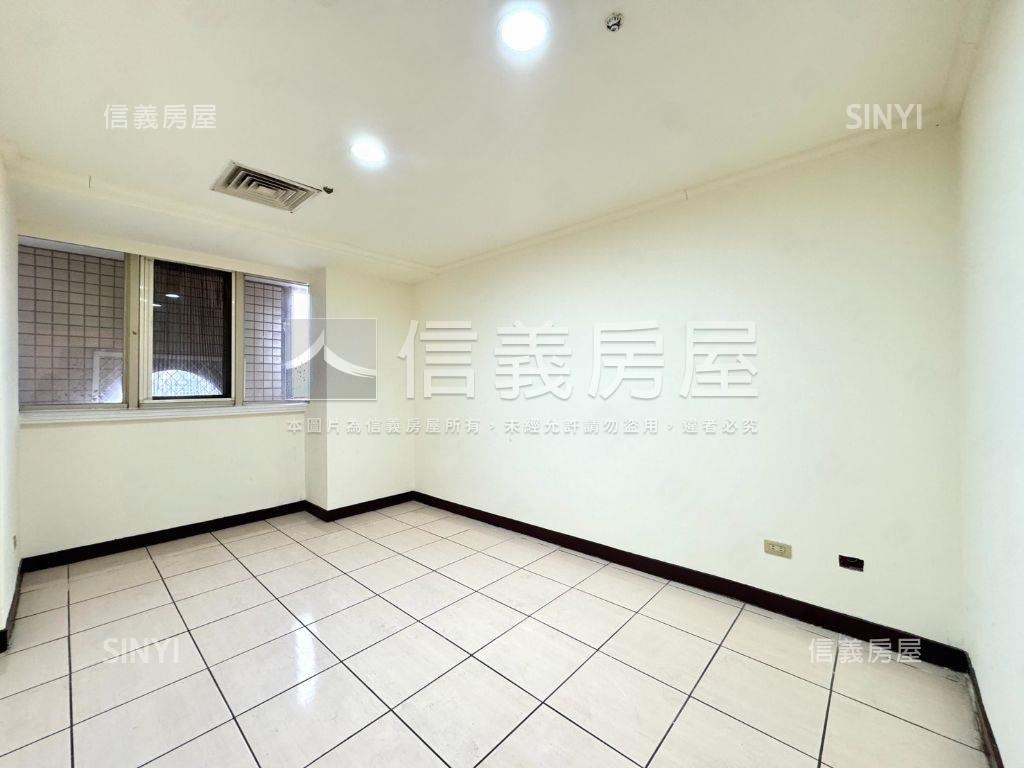 維多利亞四房雙平車房屋室內格局與周邊環境