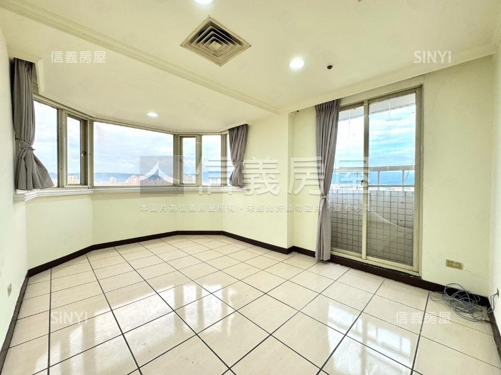 維多利亞四房雙平車房屋室內格局與周邊環境