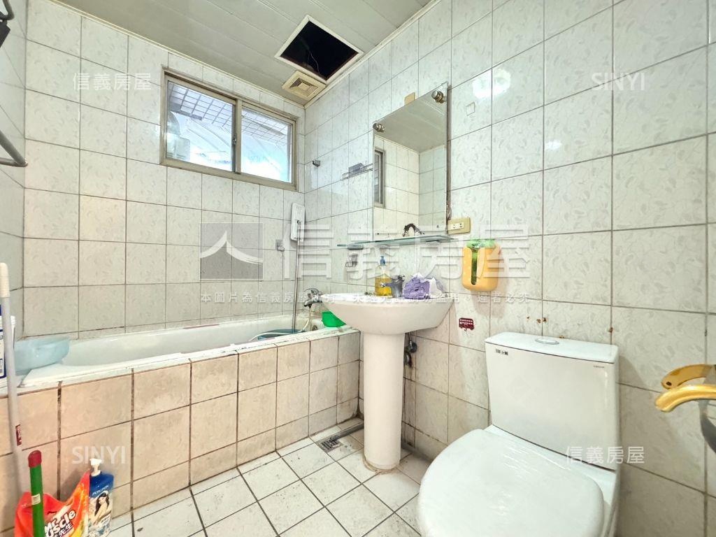 維多利亞四房雙平車房屋室內格局與周邊環境