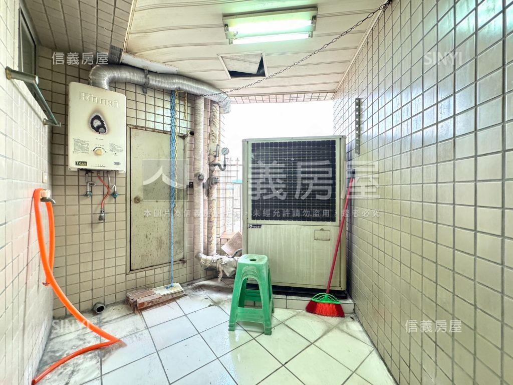 維多利亞四房雙平車房屋室內格局與周邊環境