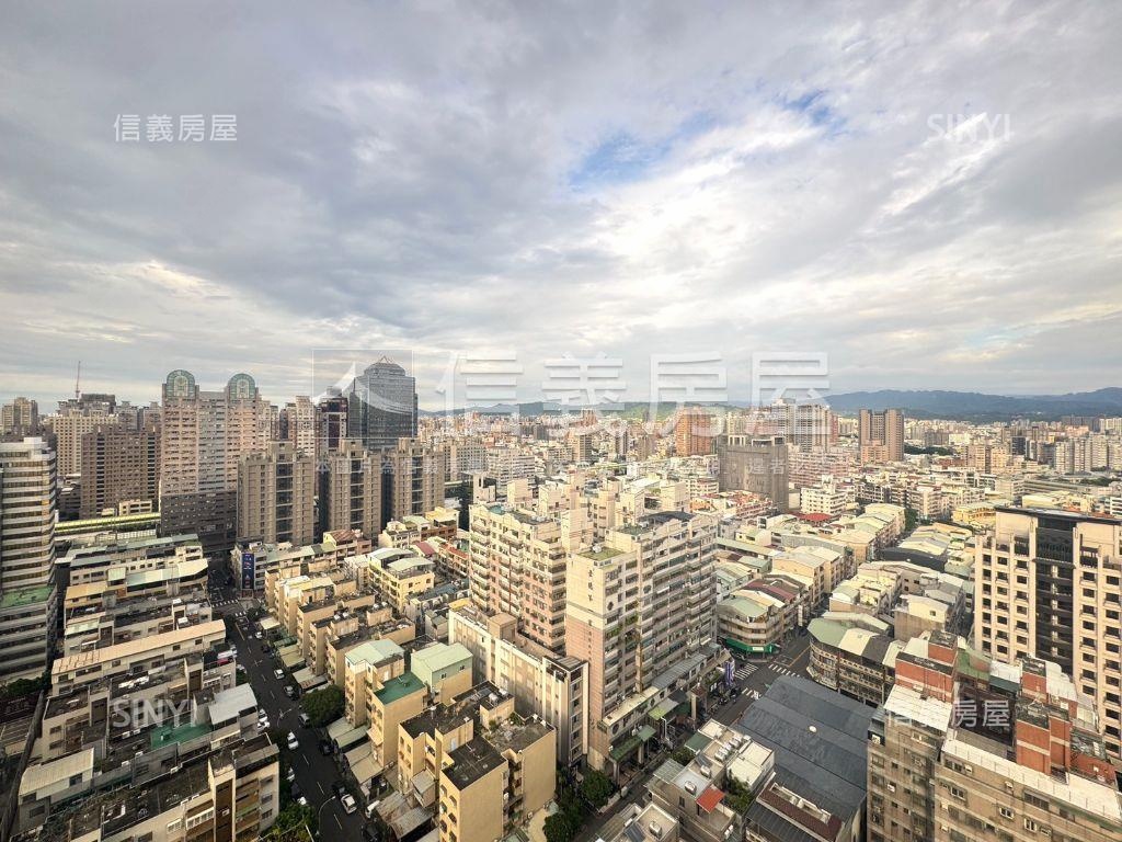 維多利亞四房雙平車房屋室內格局與周邊環境