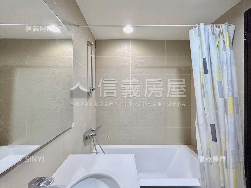 時尚鉑晶三房平車房屋室內格局與周邊環境