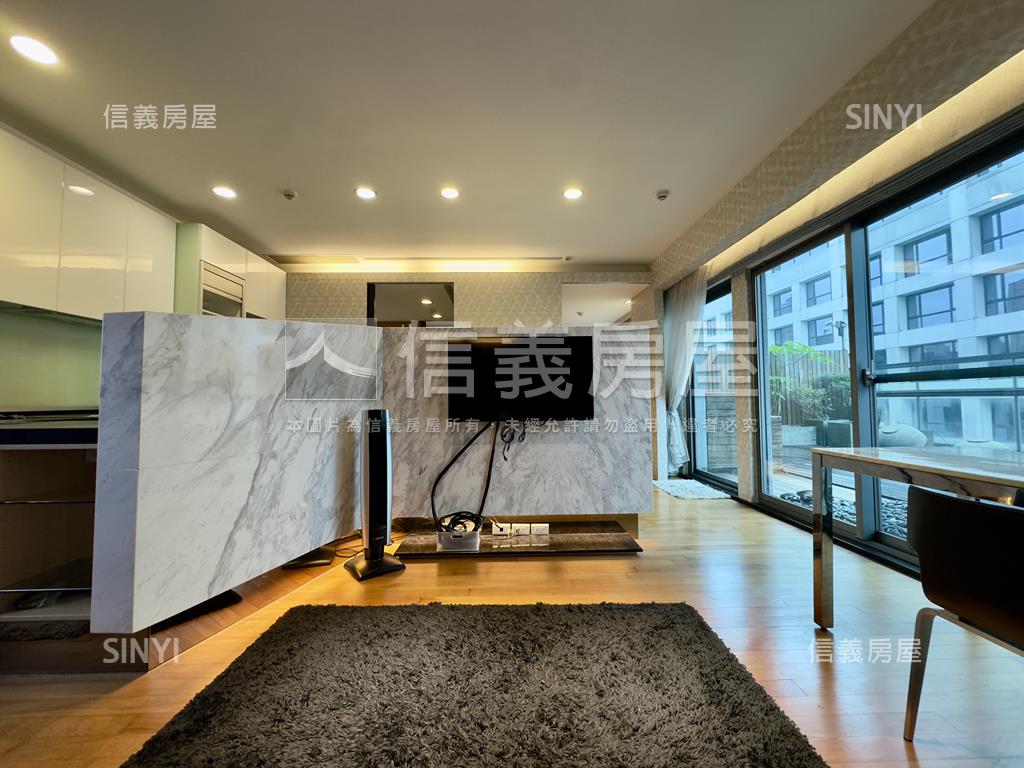 冠德中山稀有露台小豪宅房屋室內格局與周邊環境