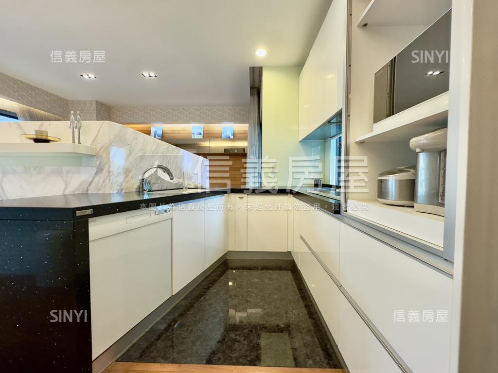 冠德中山稀有露台小豪宅房屋室內格局與周邊環境