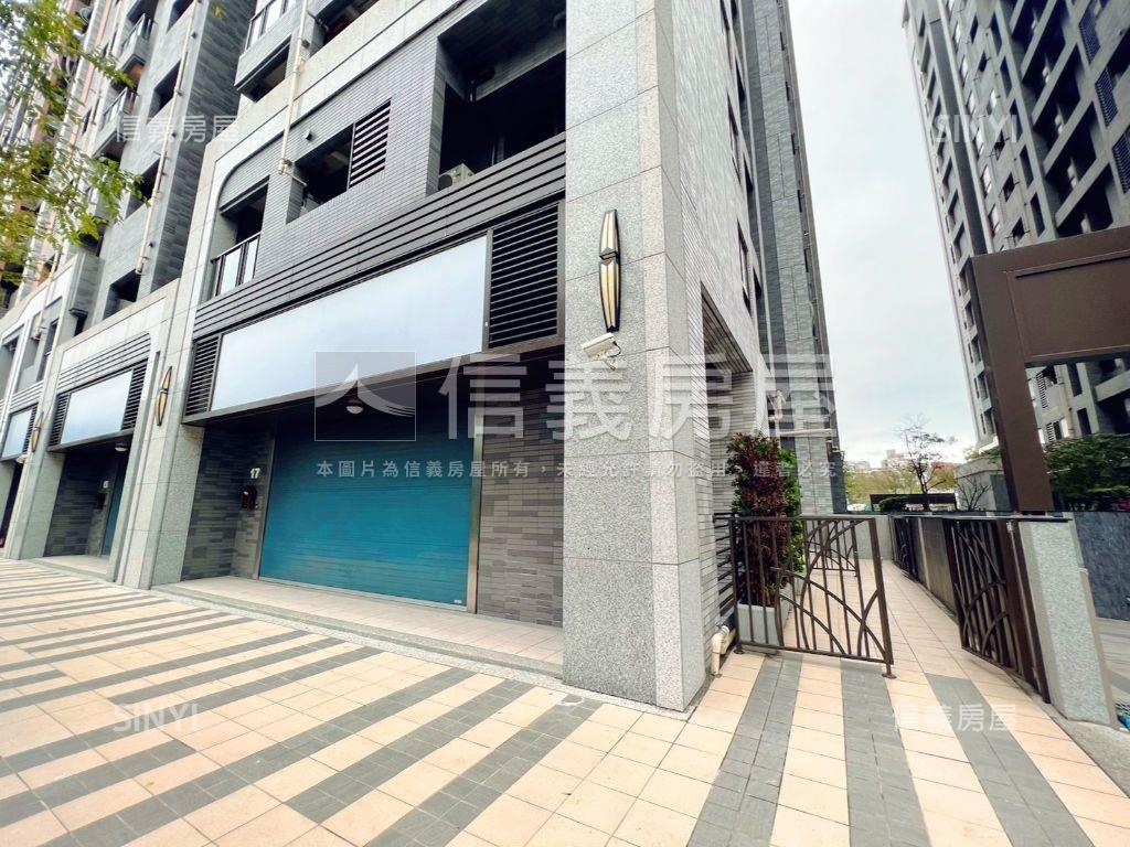 邊間面寬金店面有車位房屋室內格局與周邊環境