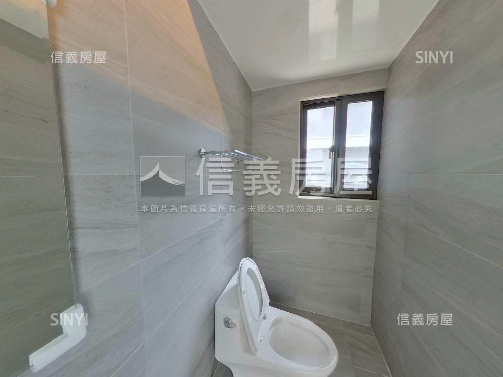 邊間面寬金店面有車位房屋室內格局與周邊環境