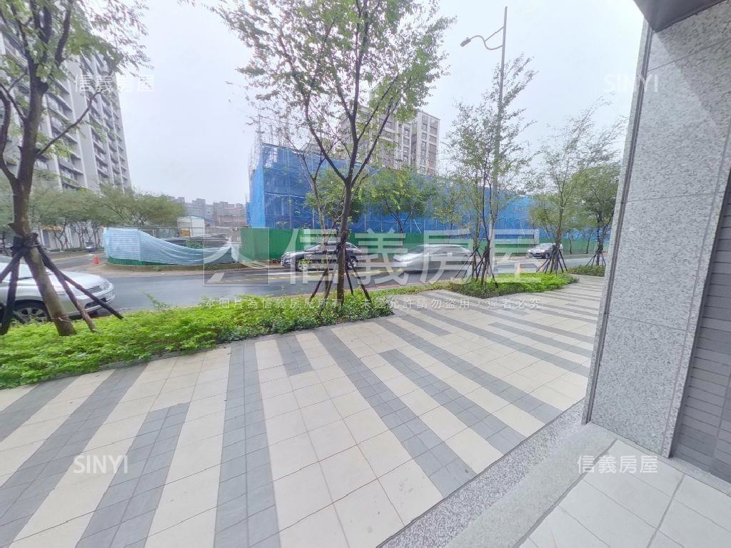 邊間面寬金店面有車位房屋室內格局與周邊環境