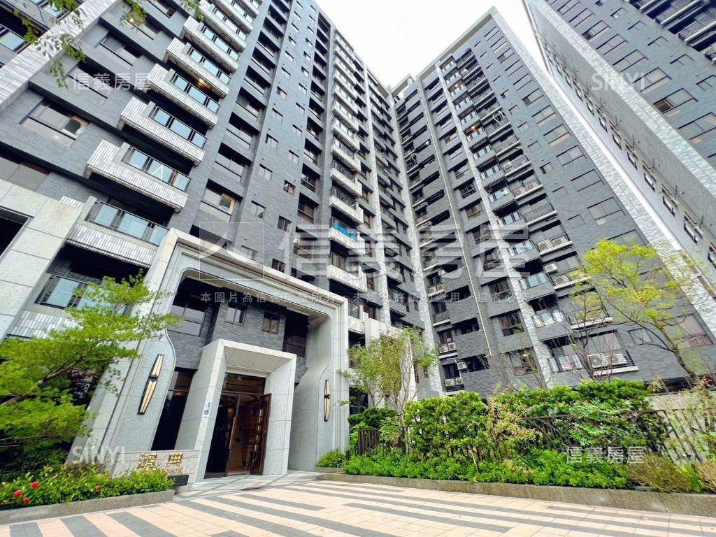 邊間面寬金店面有車位房屋室內格局與周邊環境